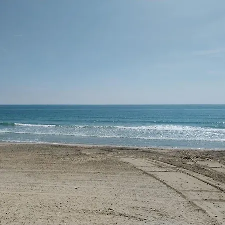 Les Pieds Dans L'eau Yourhosthelper *