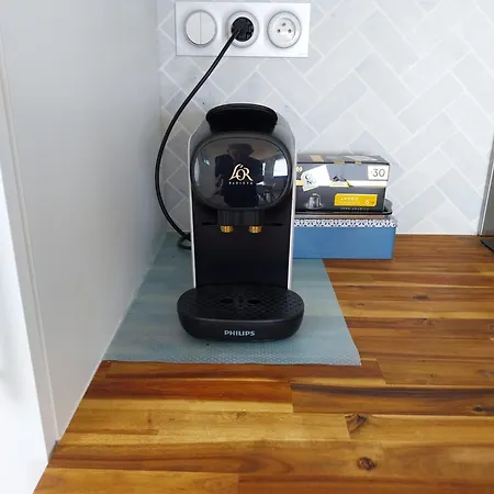 Les Pieds Dans L'eau Yourhosthelper *