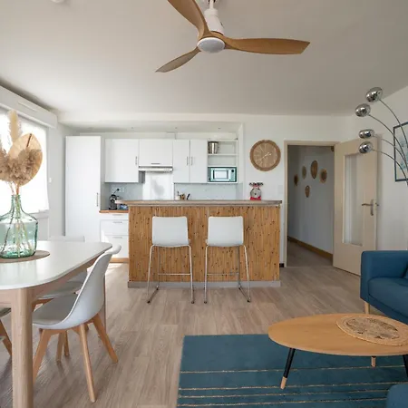 Les Pieds Dans L'eau Yourhosthelper