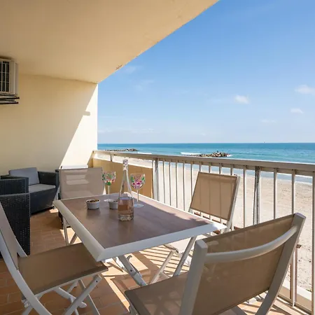 Les Pieds Dans L'eau Yourhosthelper Apartment