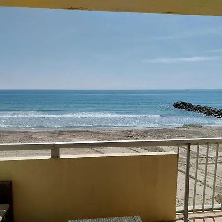 Les Pieds Dans L'eau Yourhosthelper Palavas-les-Flots