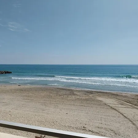 Les Pieds Dans L'eau Yourhosthelper * Palavas-les-Flots