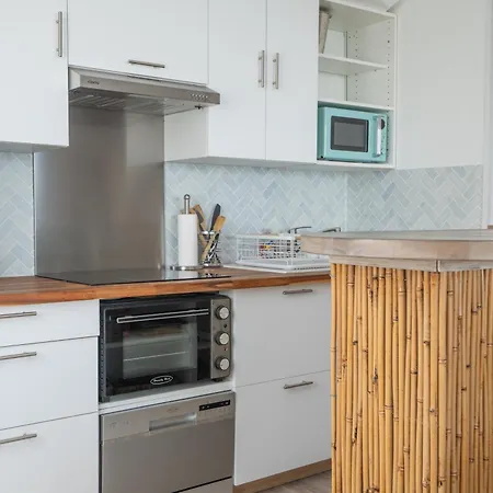 Les Pieds Dans L'eau Yourhosthelper Apartment