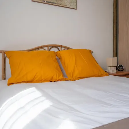 Apartment Les Pieds Dans L'eau Yourhosthelper *