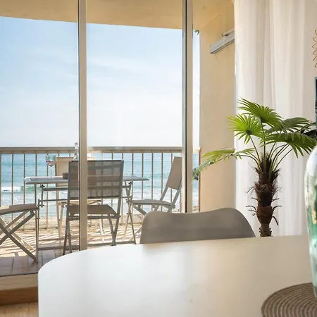 Les Pieds Dans L'eau Yourhosthelper