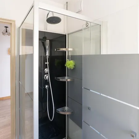 Apartment Les Pieds Dans L'eau Yourhosthelper *