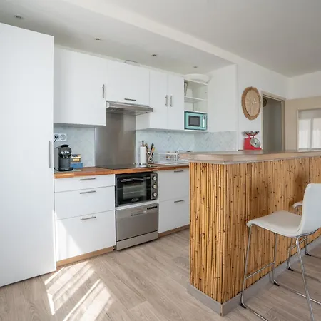 Les Pieds Dans L'eau Yourhosthelper Apartment