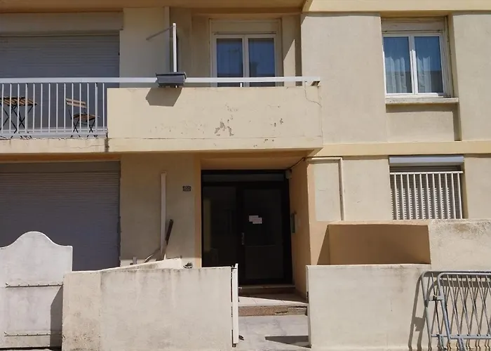 Les Pieds Dans L'eau Yourhosthelper Apartamento *