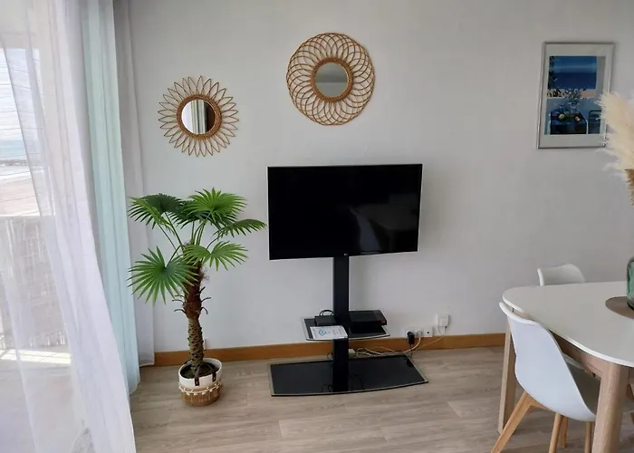 Les Pieds Dans L'eau Yourhosthelper