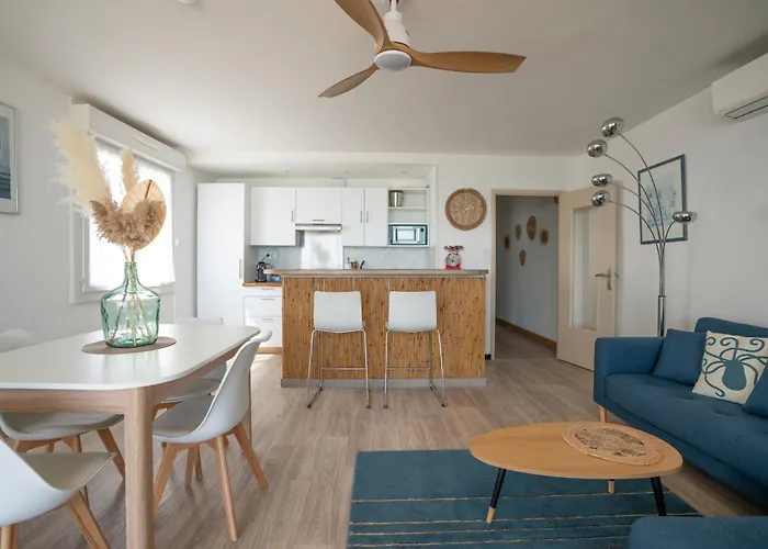 Les Pieds Dans L'eau Yourhosthelper