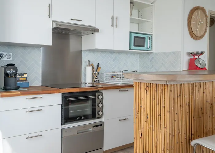 Les Pieds Dans L'eau Yourhosthelper Apartamento